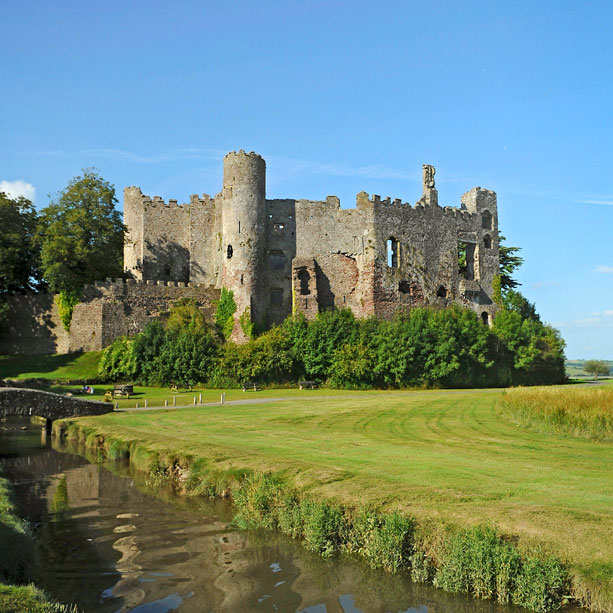 Laugharne Castle Pamphlet Guide (Welsh)