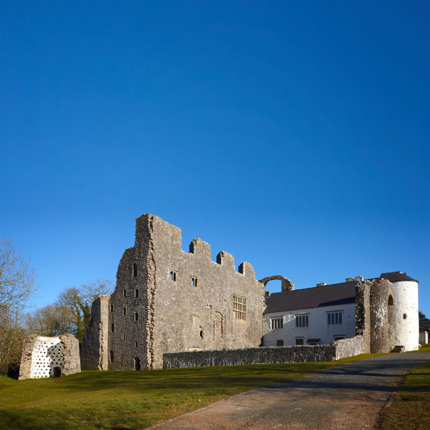 Oxwich Castle Pamphlet Guide (Welsh)